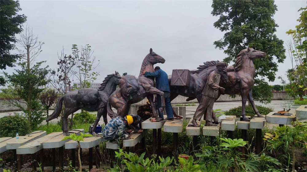紫銅人物馬匹鍛造雕塑